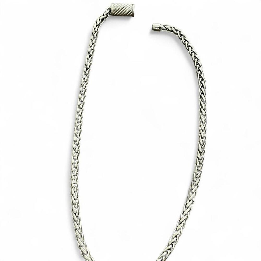 Silver chain necklace with magnetic